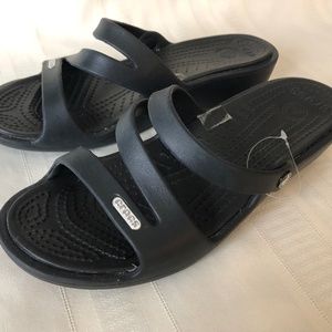 Crocs women’s black size 7